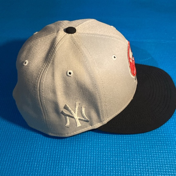 New York Yankees hat - Picture 2 of 6